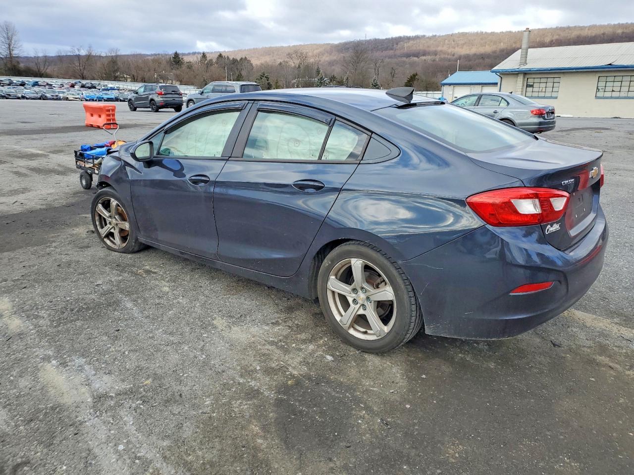 2016 CHEVROLET CRUZE LS photo 2