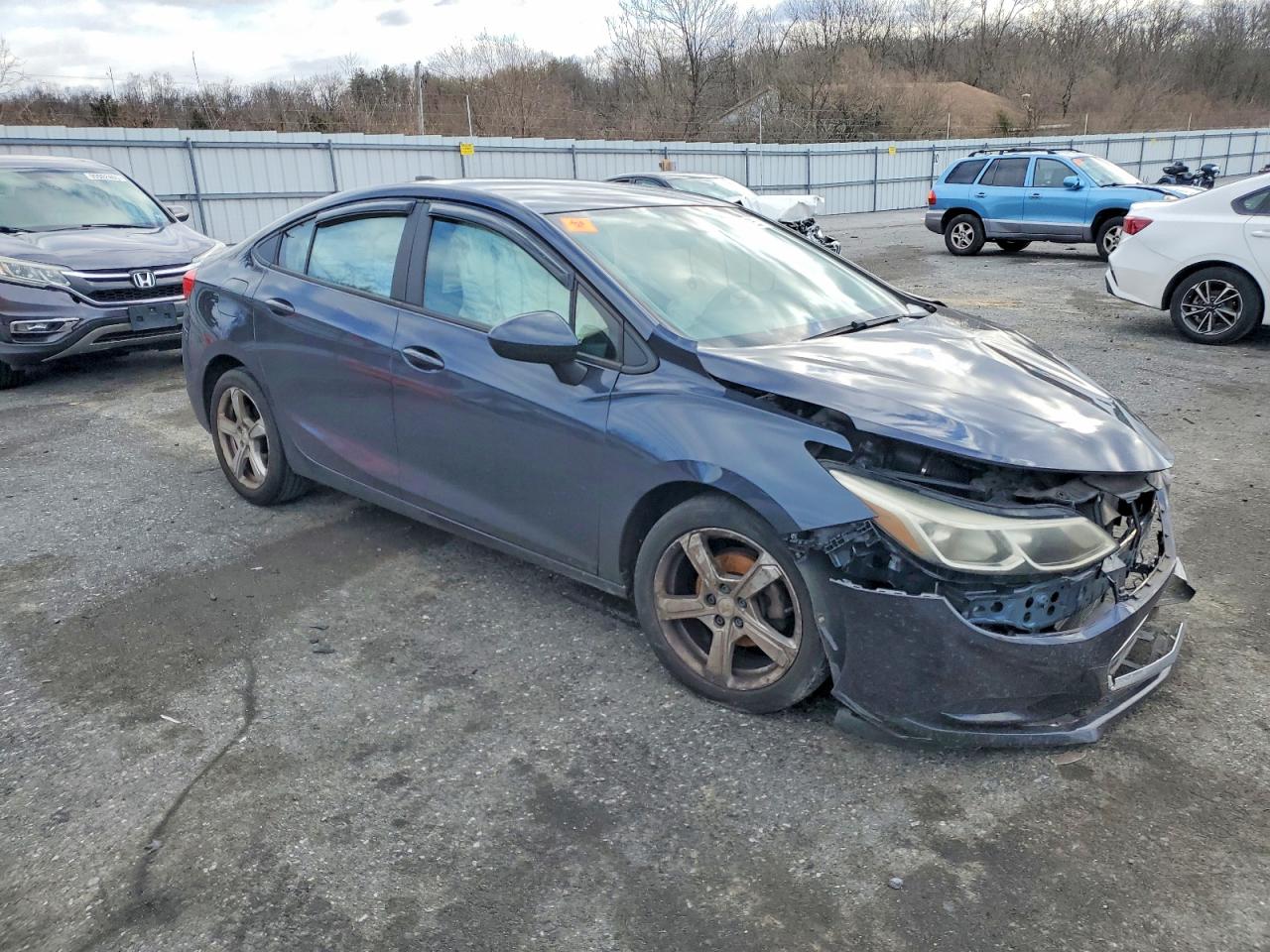 2016 CHEVROLET CRUZE LS photo 4