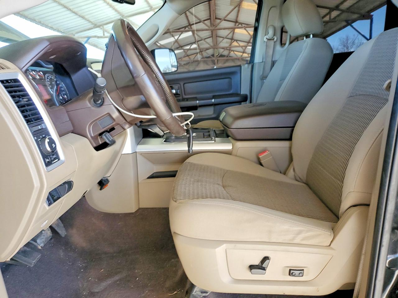 2011 DODGE RAM 1500 photo 13
