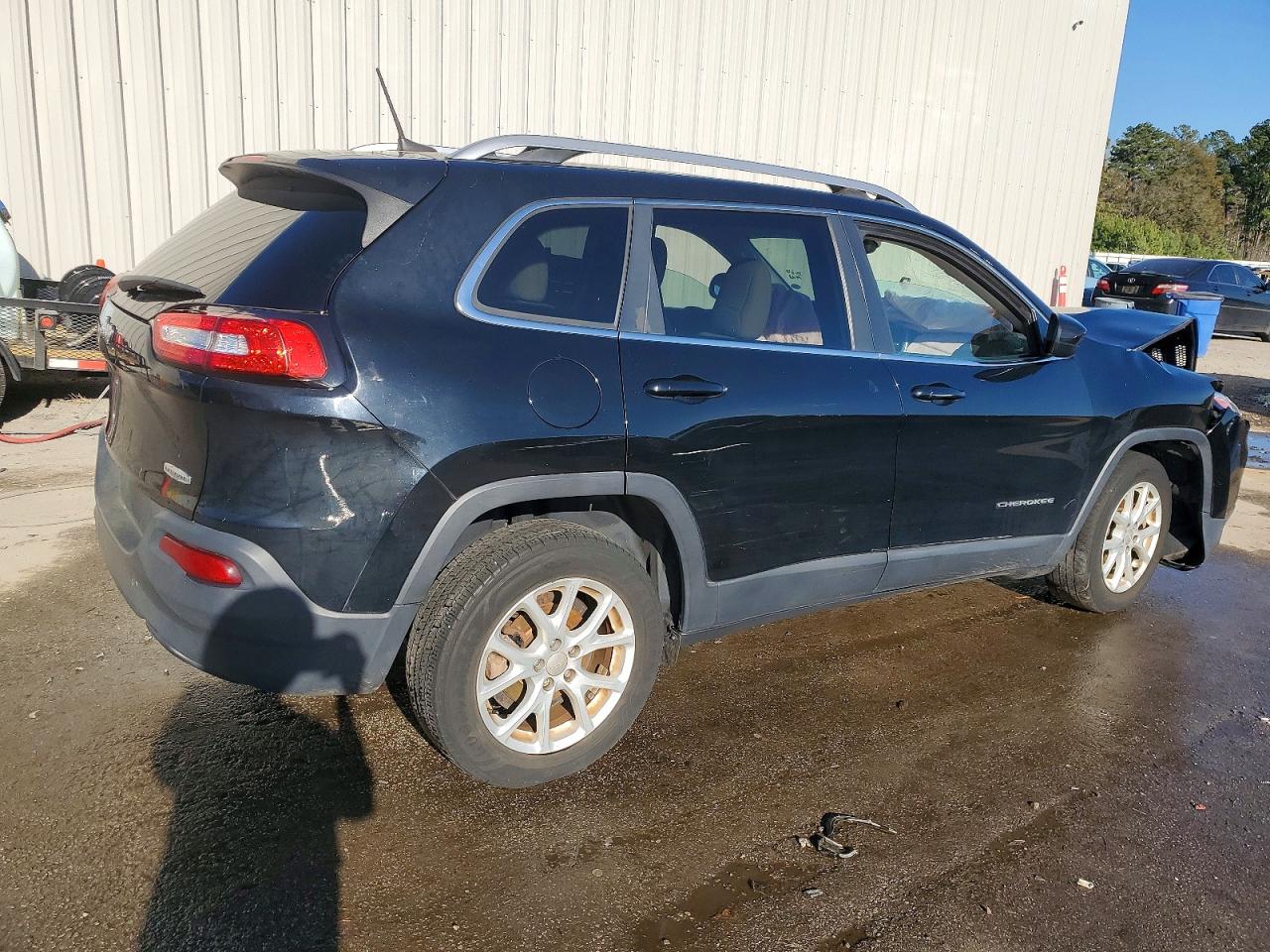 2018 JEEP CHEROKEE LATITUDE photo 3