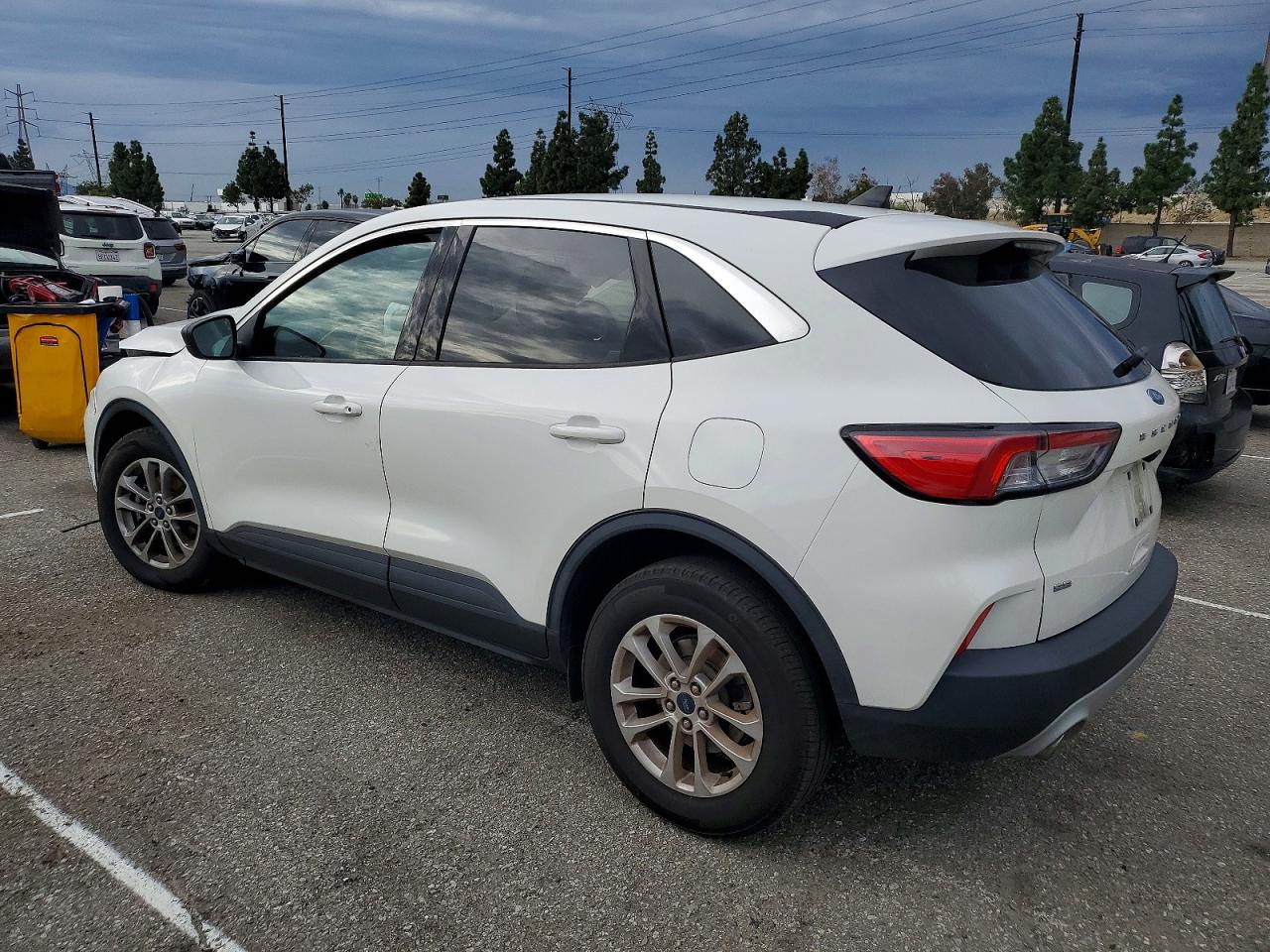 2022 FORD ESCAPE SE photo 3