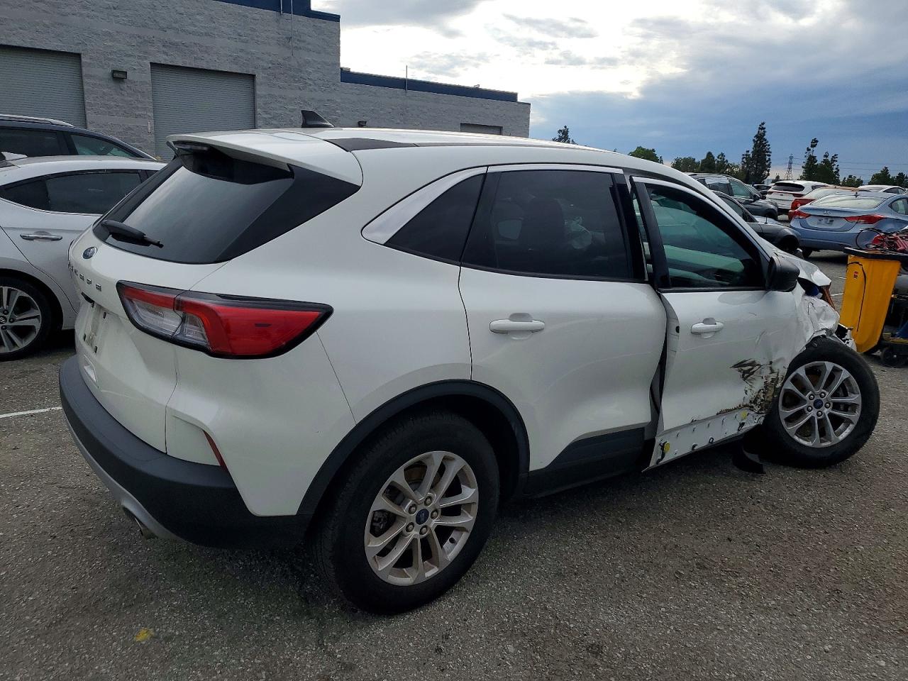 2022 FORD ESCAPE SE photo 5