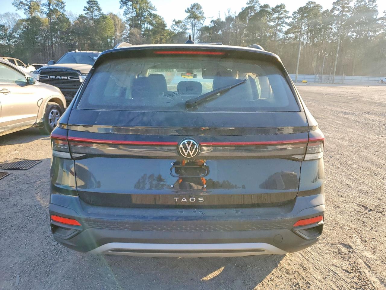 2025 VOLKSWAGEN TAOS S photo 6