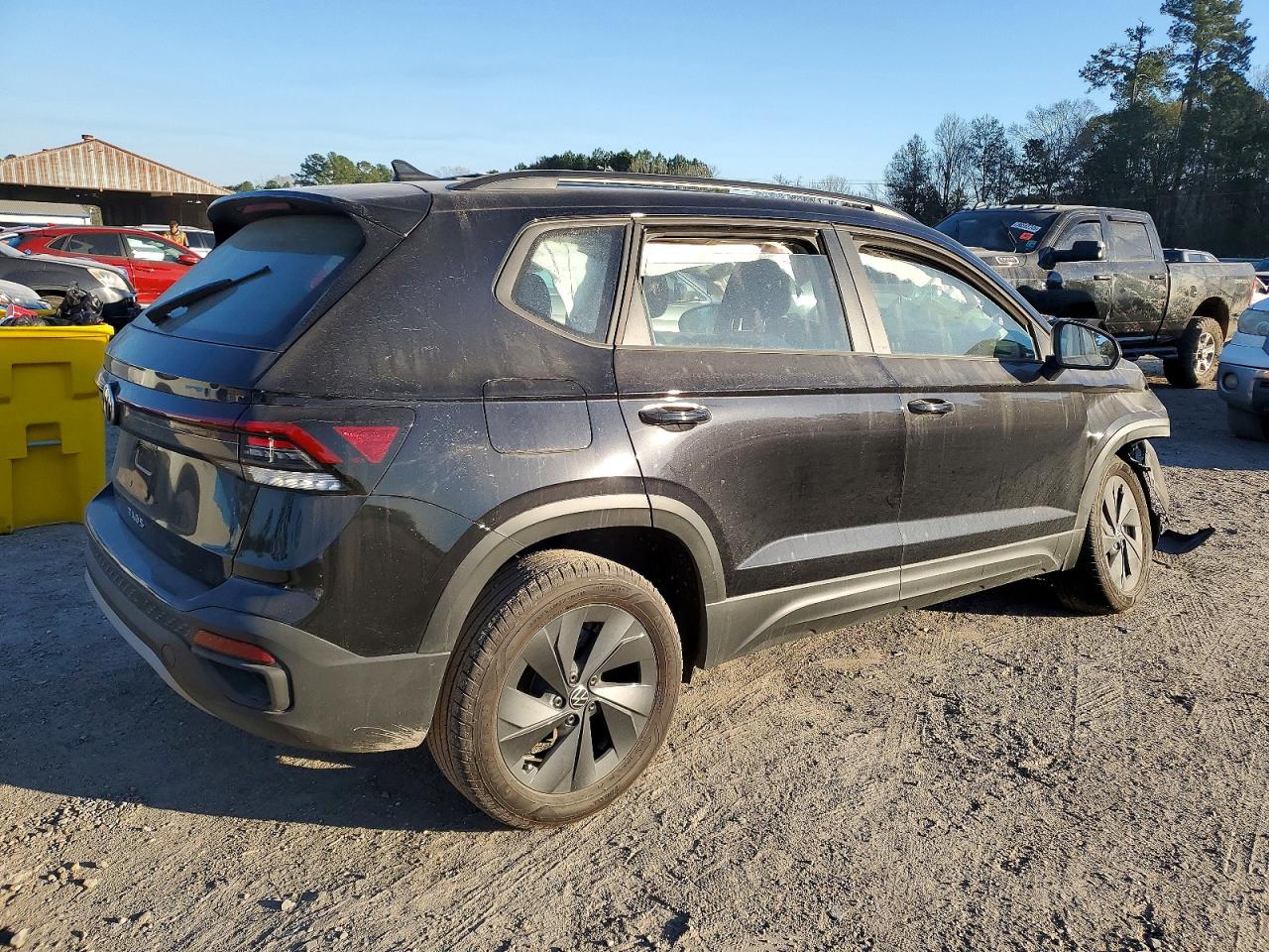 2025 VOLKSWAGEN TAOS S photo 3