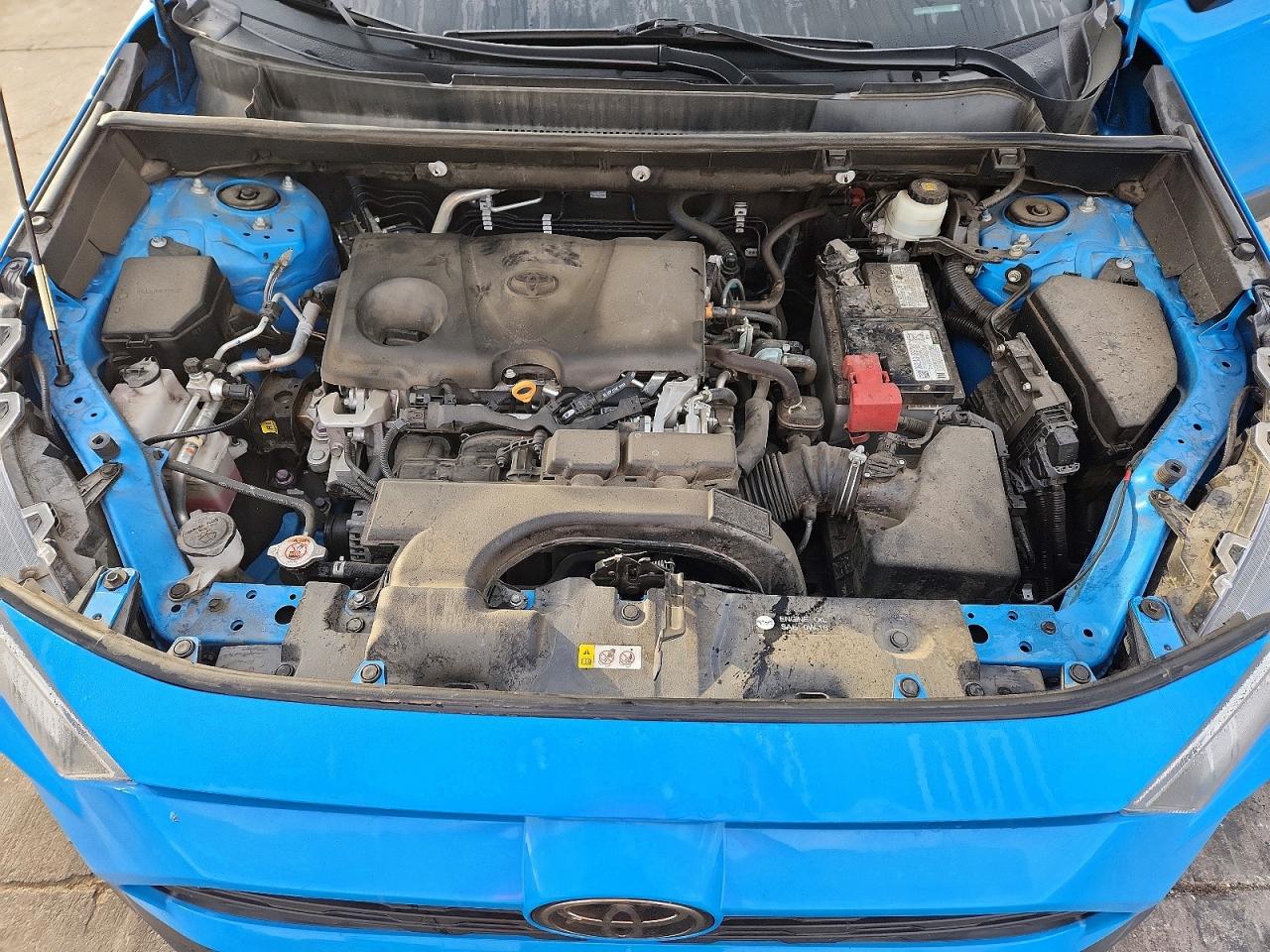 2021 TOYOTA RAV4 XLE photo 21
