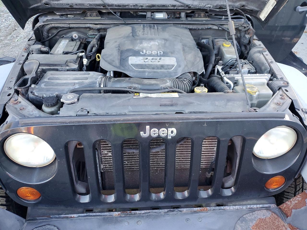 2012 JEEP WRANGLER UNLIMITED SPORT photo 12