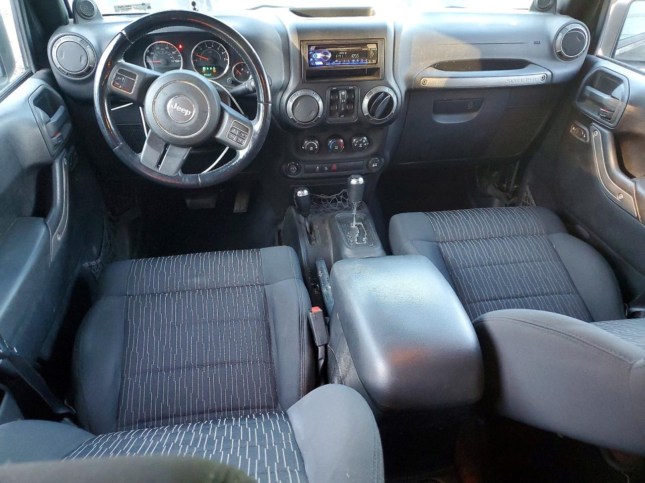 2012 JEEP WRANGLER UNLIMITED SPORT photo 8
