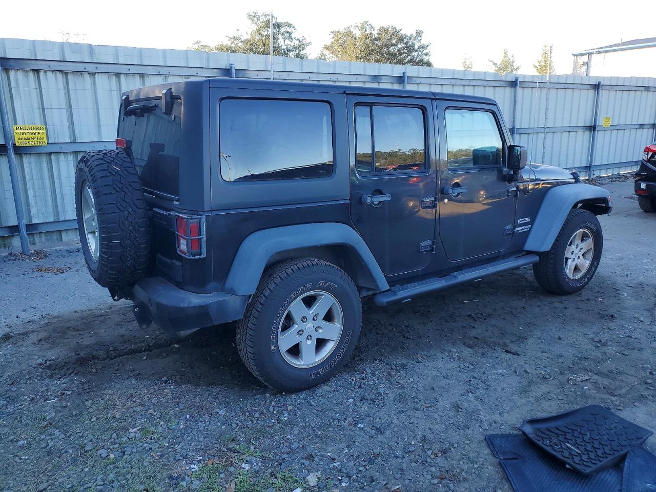 2012 JEEP WRANGLER UNLIMITED SPORT photo 3