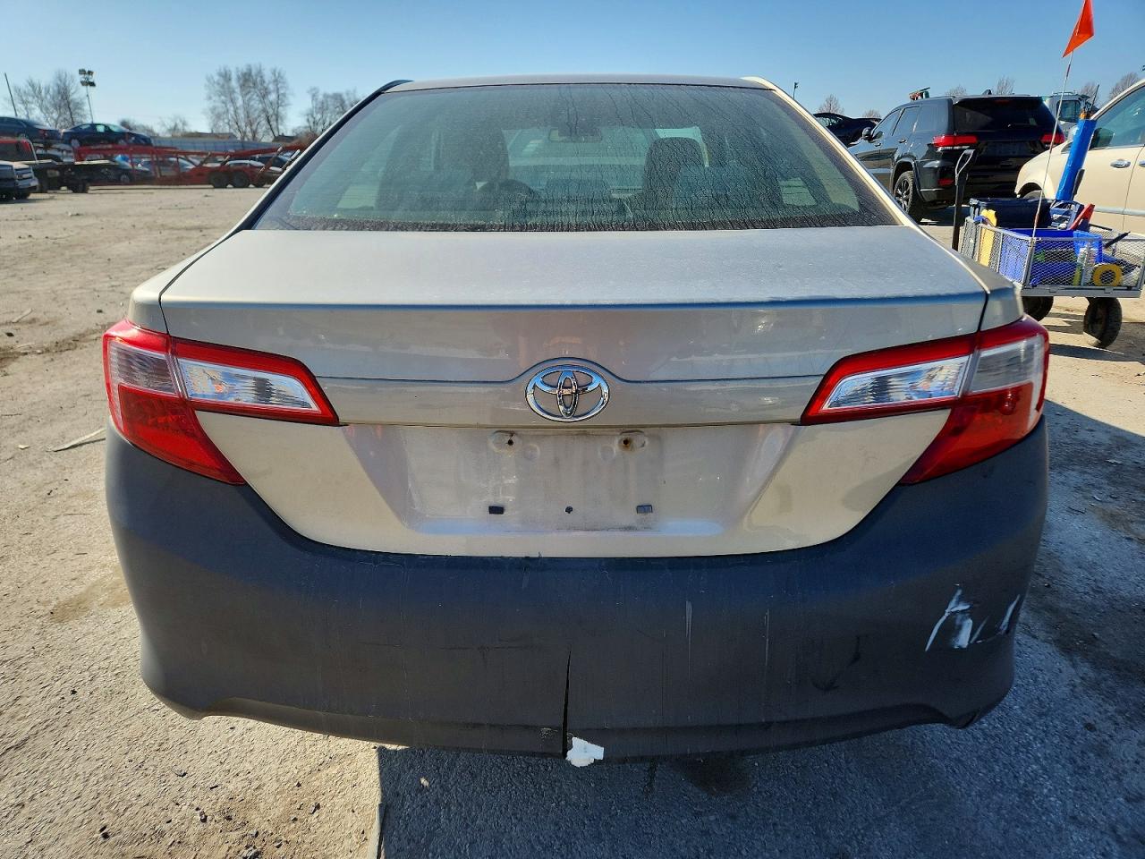 2013 TOYOTA CAMRY L photo 11