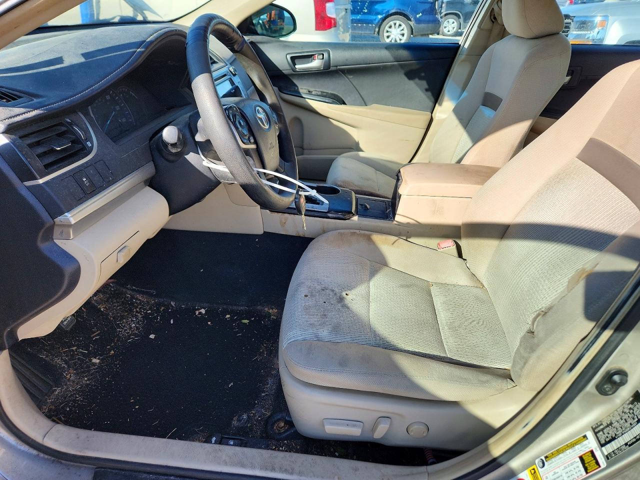 2013 TOYOTA CAMRY L photo 13