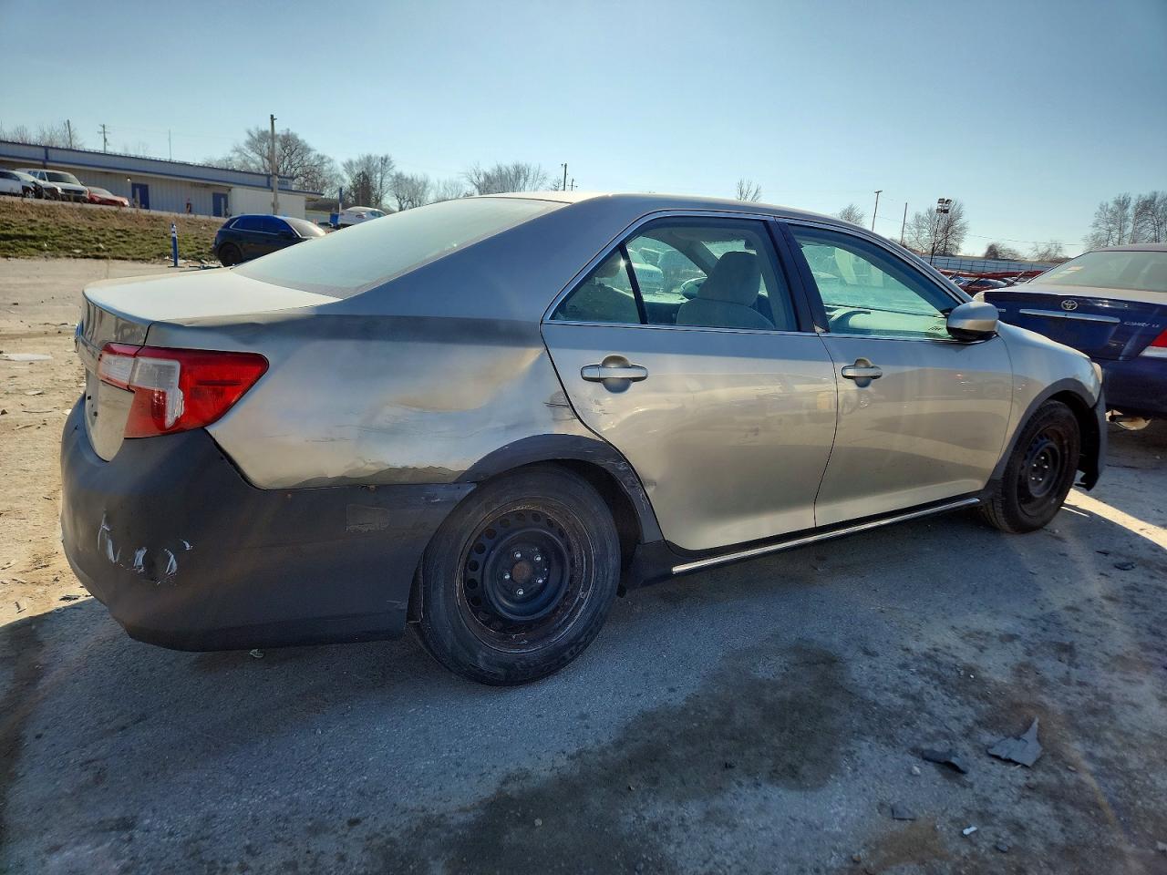 2013 TOYOTA CAMRY L photo 5