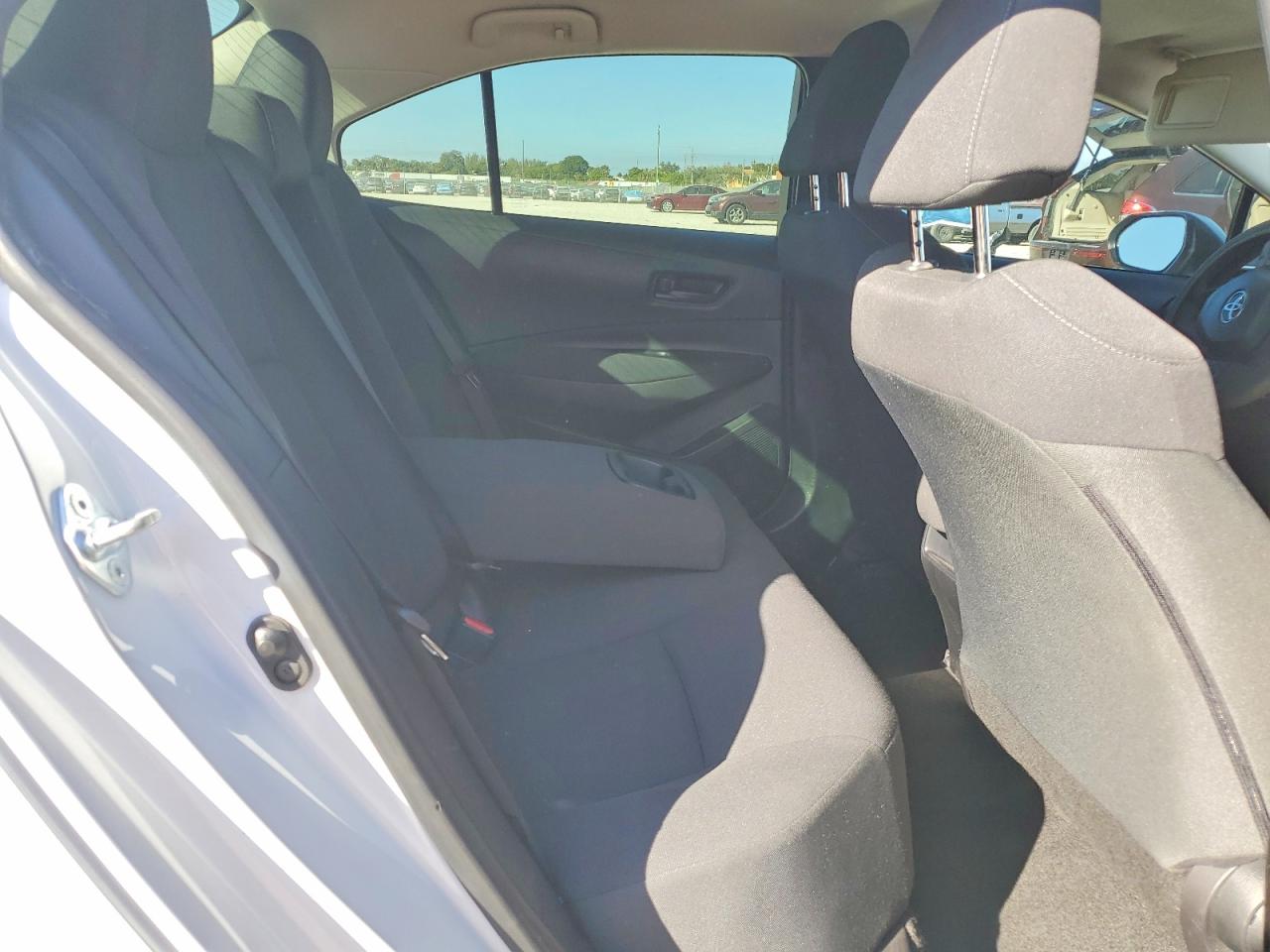 2022 TOYOTA COROLLA LE photo 10