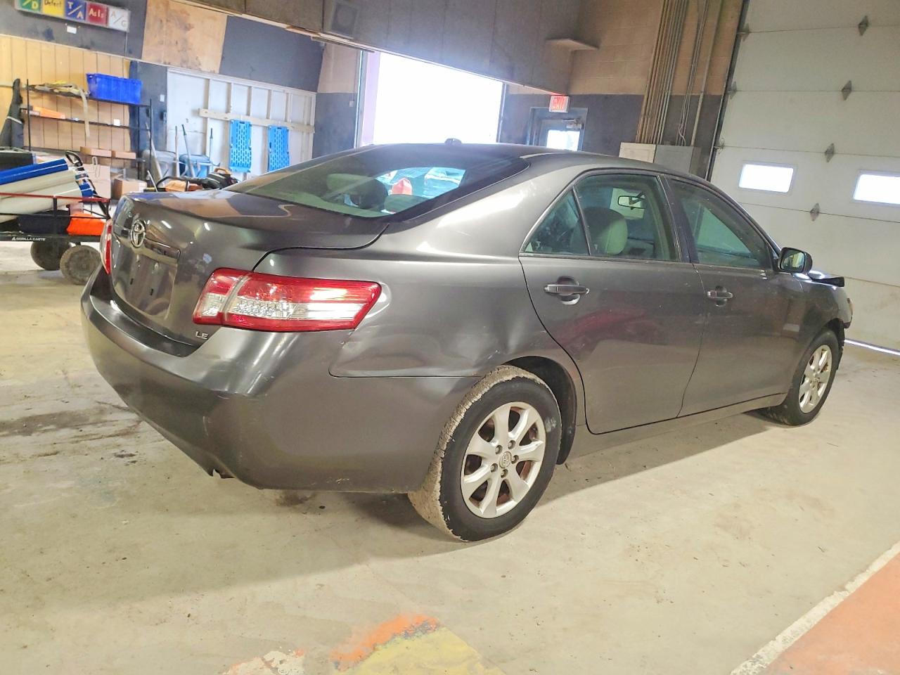 2011 TOYOTA CAMRY BASE photo 3