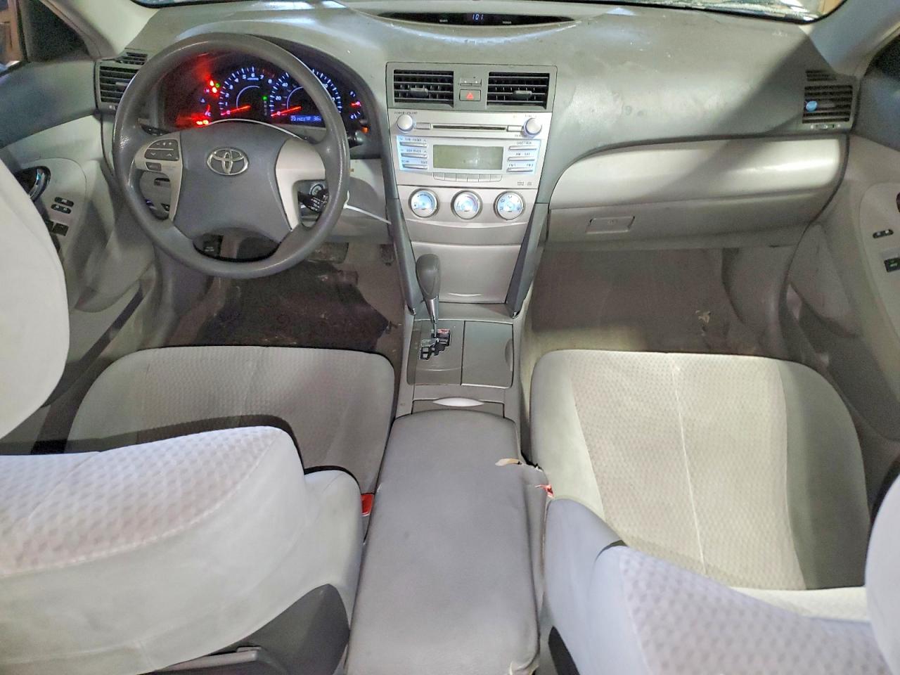 2011 TOYOTA CAMRY BASE photo 8
