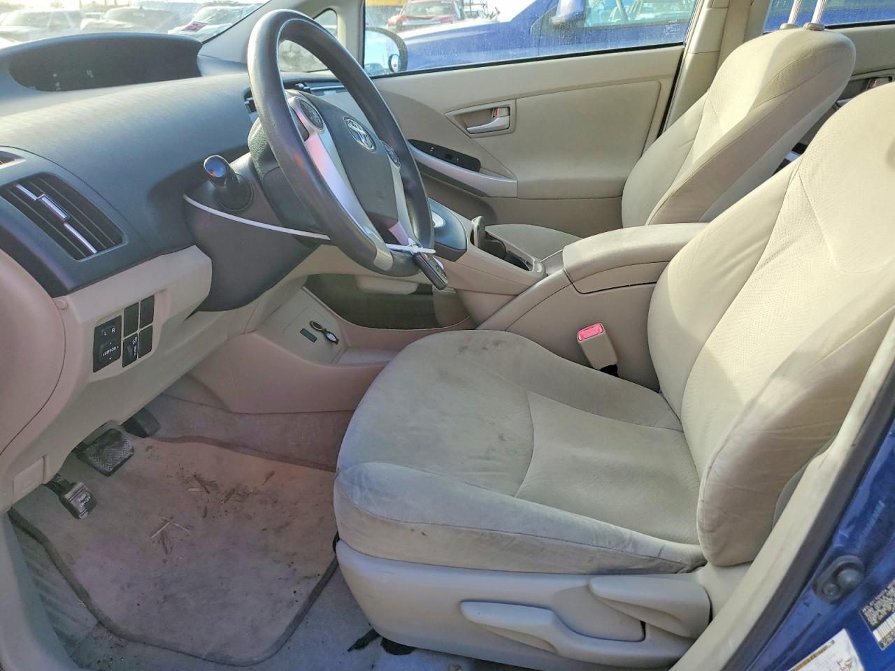 2011 TOYOTA PRIUS photo 7