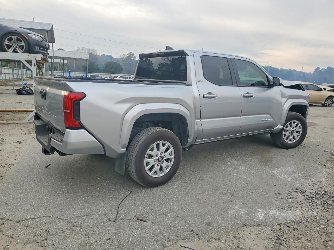 2024 TOYOTA TACOMA DOUBLE CAB photo 3