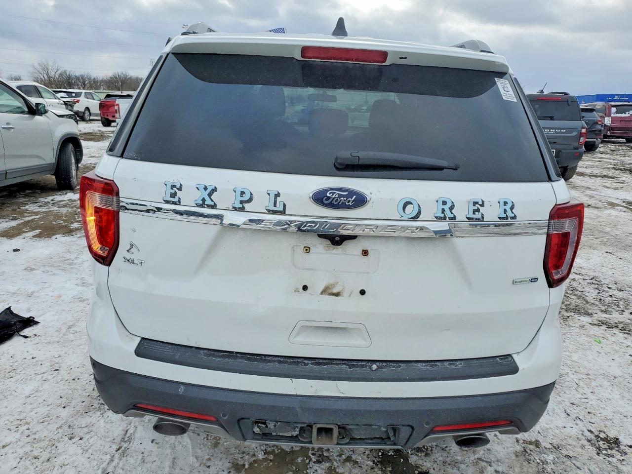 2019 FORD EXPLORER XLT photo 11