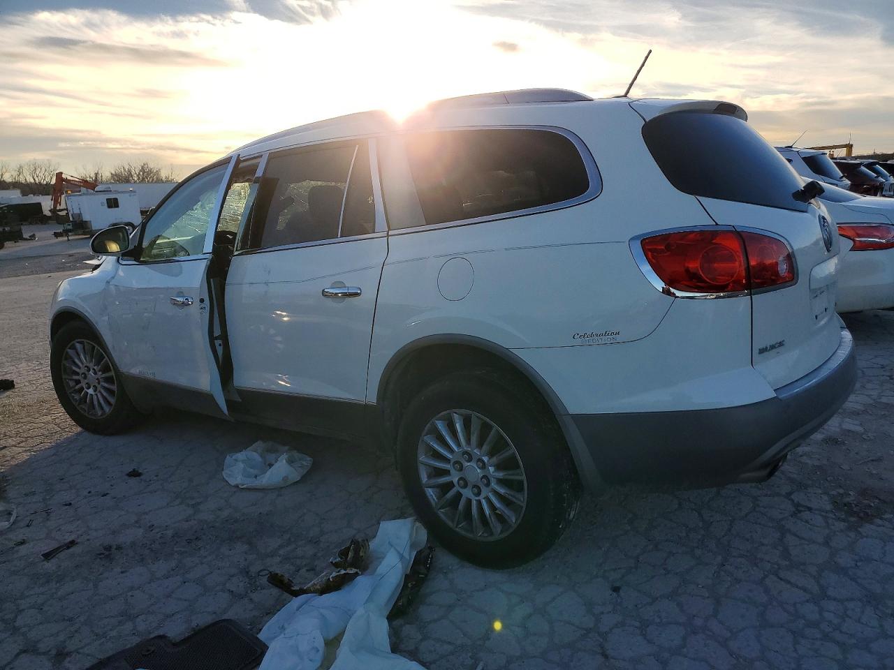2010 BUICK ENCLAVE CXL photo 3