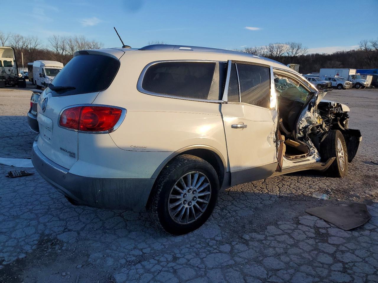 2010 BUICK ENCLAVE CXL photo 5
