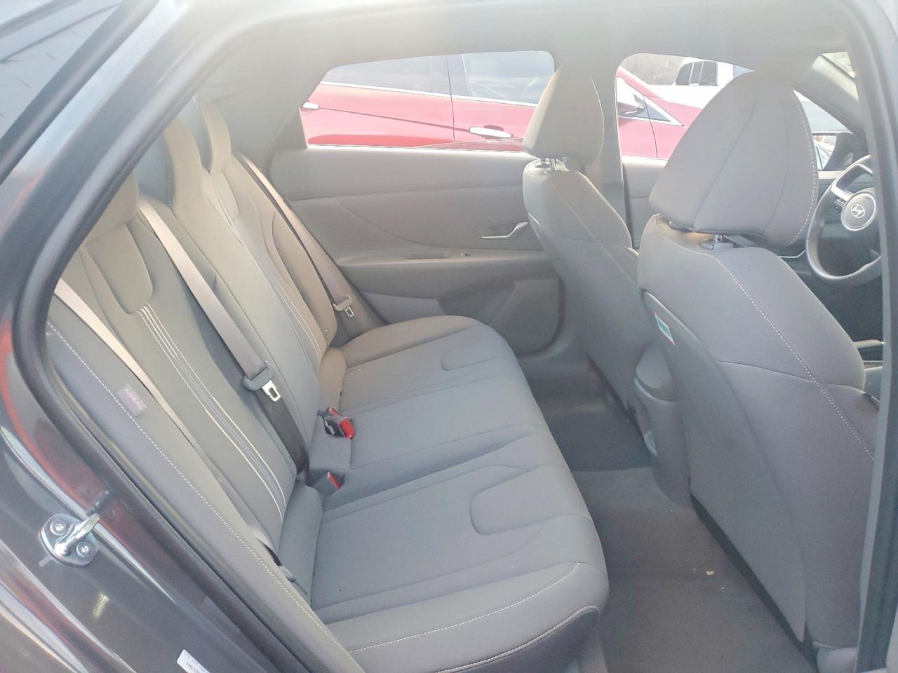 2025 HYUNDAI ELANTRA SEL SPORT photo 10