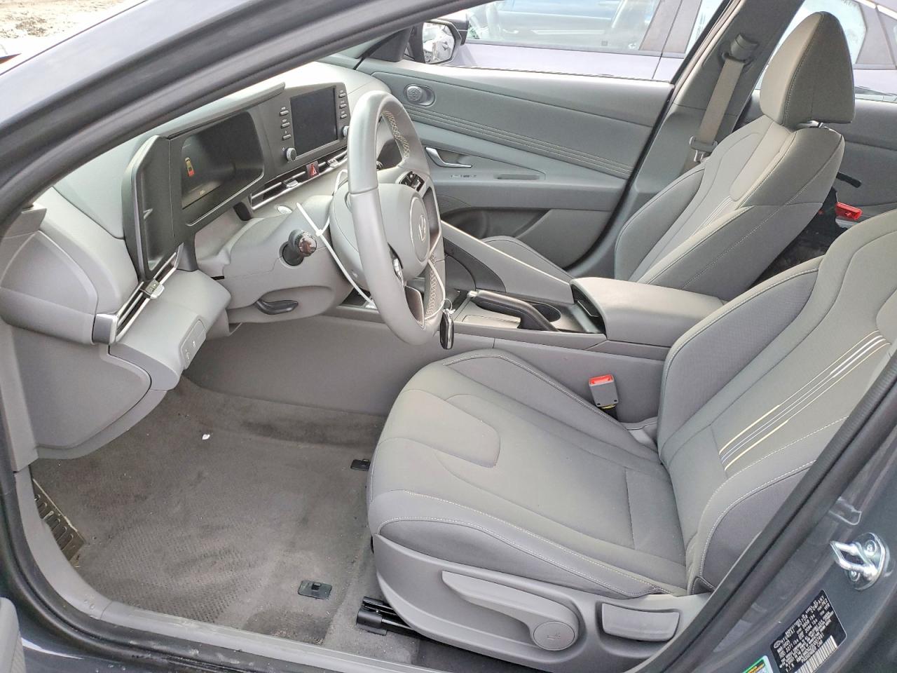 2025 HYUNDAI ELANTRA SEL SPORT photo 7