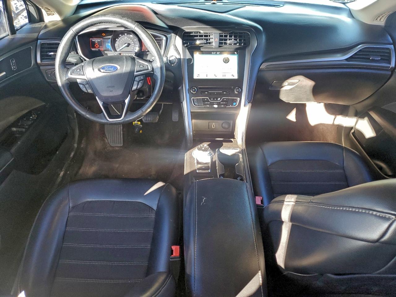2017 FORD FUSION SE photo 8