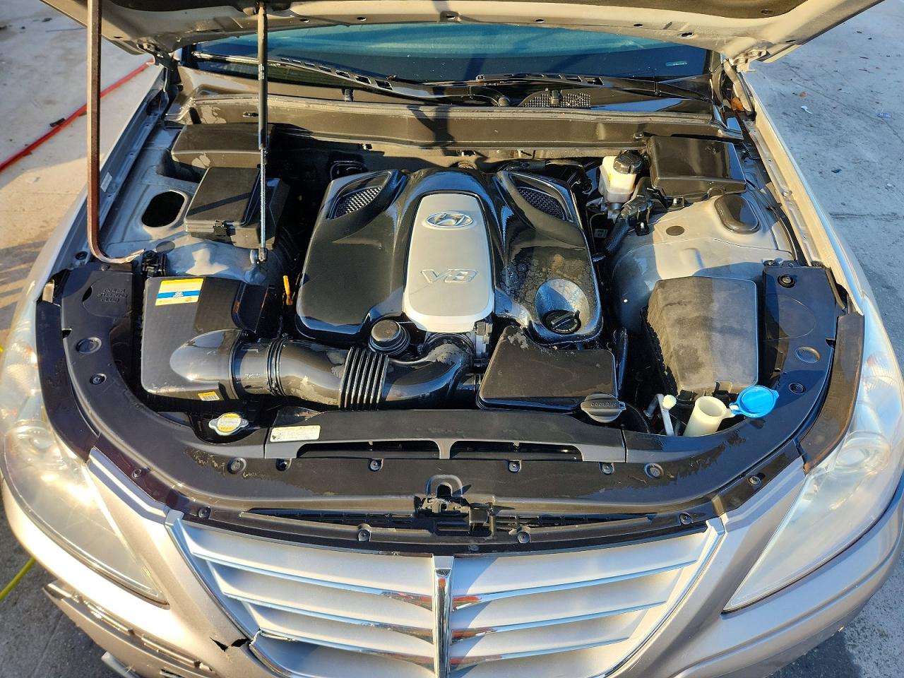 2011 HYUNDAI GENESIS 4.6L photo 21