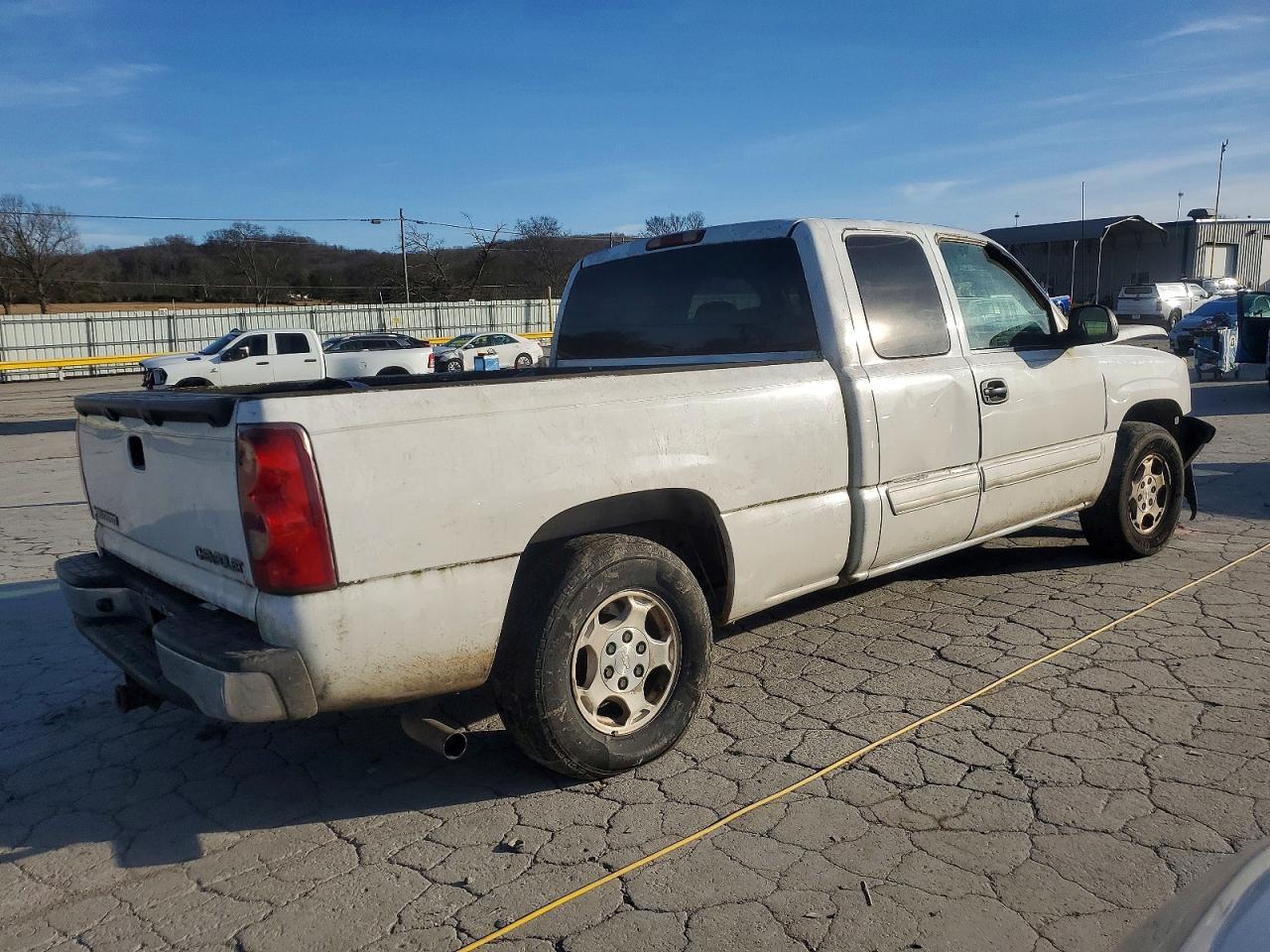 2003 CHEVROLET SILVERADO C1500 photo 3