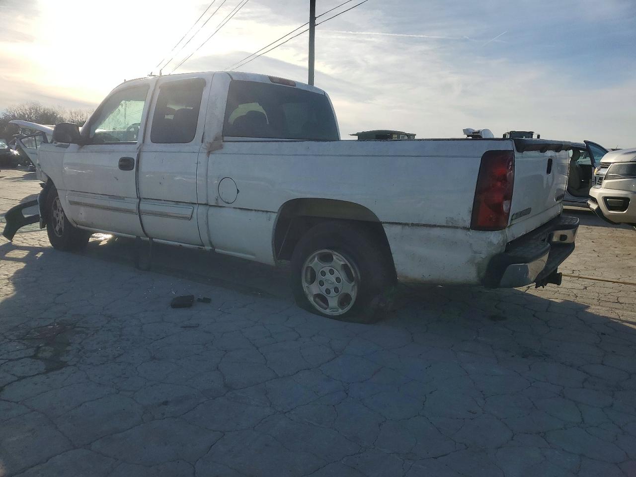 2003 CHEVROLET SILVERADO C1500 photo 2