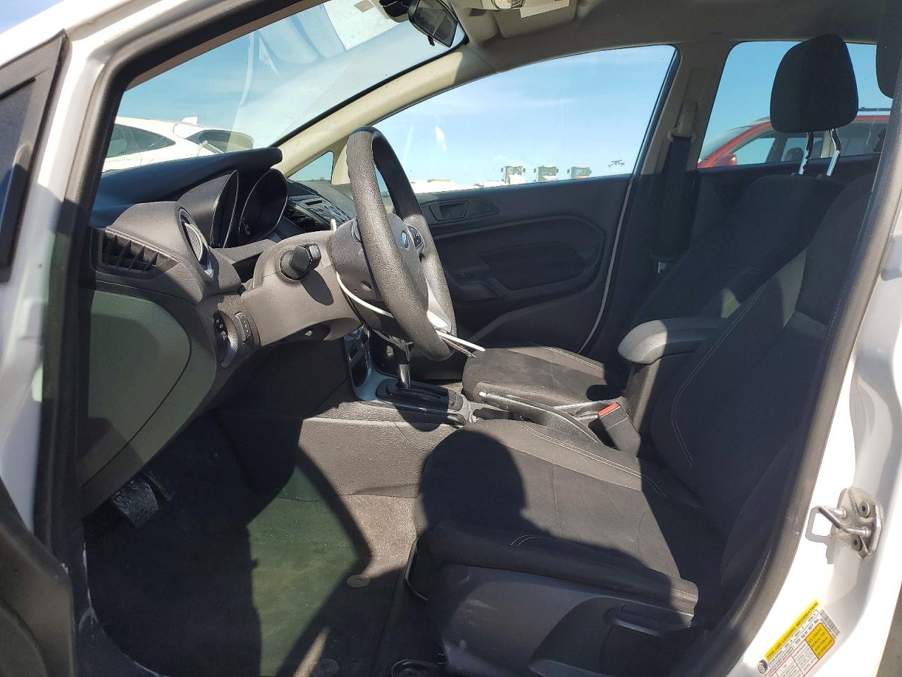 2019 FORD FIESTA SE photo 7