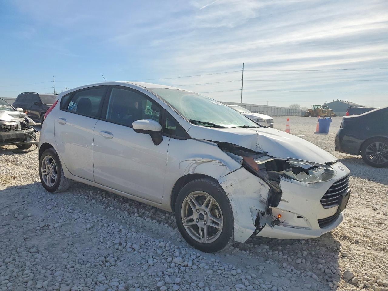 2019 FORD FIESTA SE photo 4