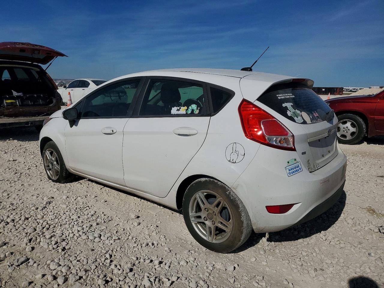 2019 FORD FIESTA SE photo 2