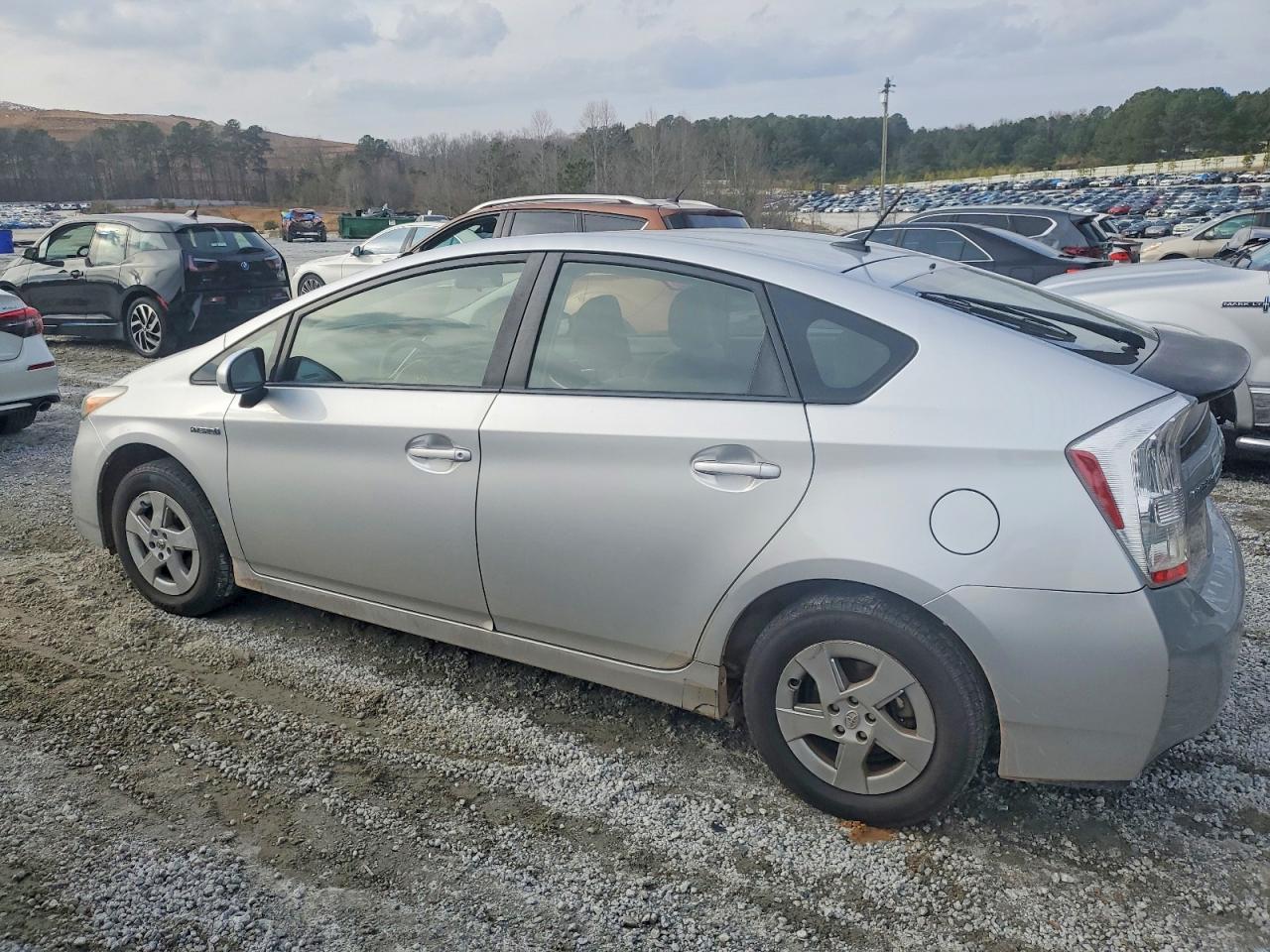 2011 TOYOTA PRIUS photo 2