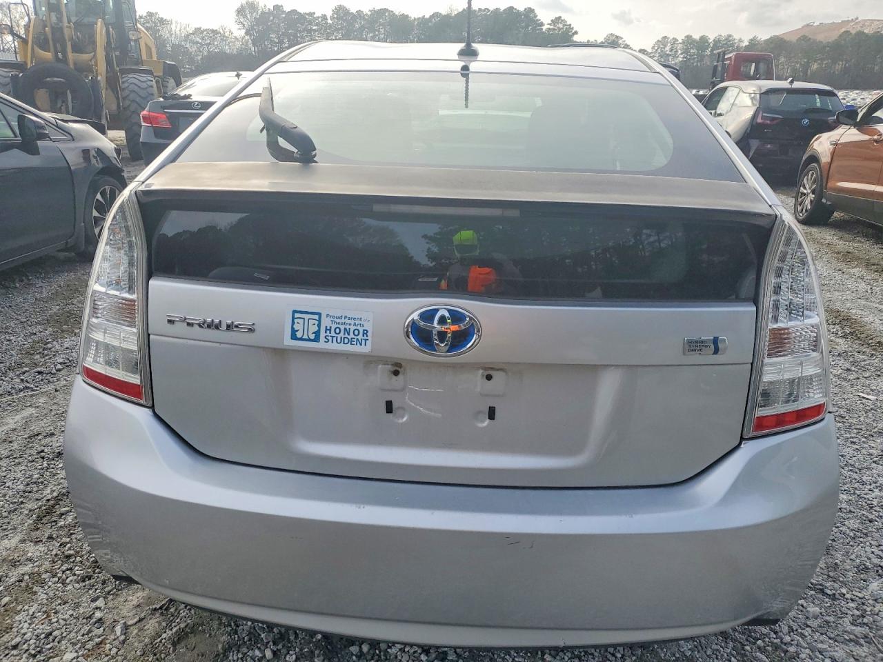 2011 TOYOTA PRIUS photo 6