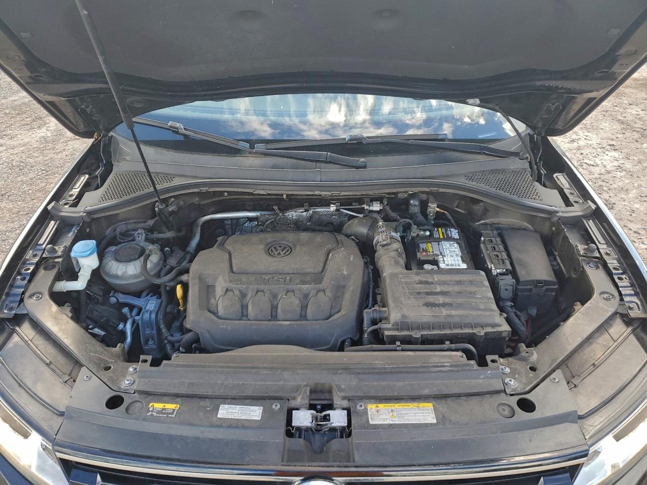2021 VOLKSWAGEN TIGUAN SE photo 12