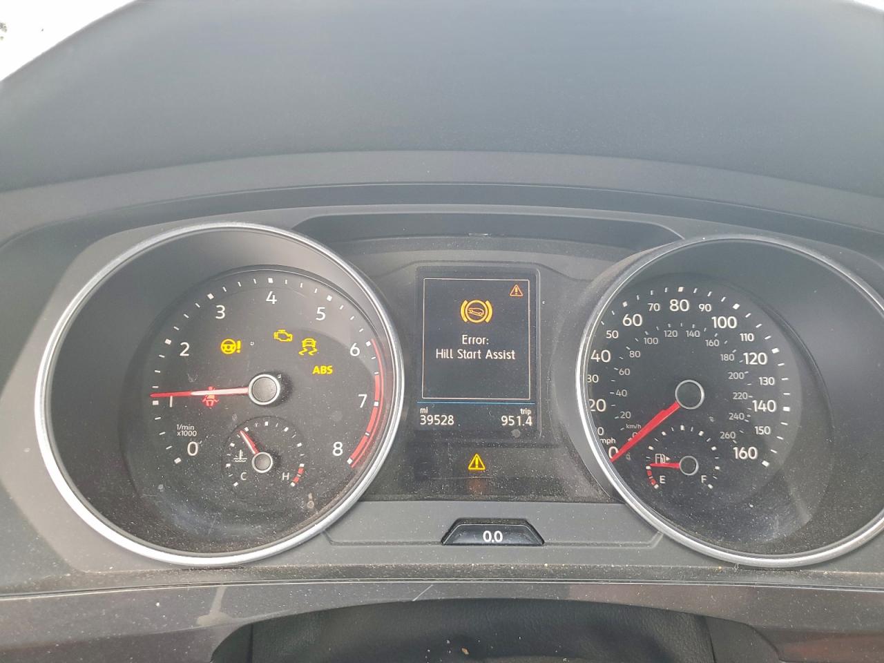 2021 VOLKSWAGEN TIGUAN SE photo 9