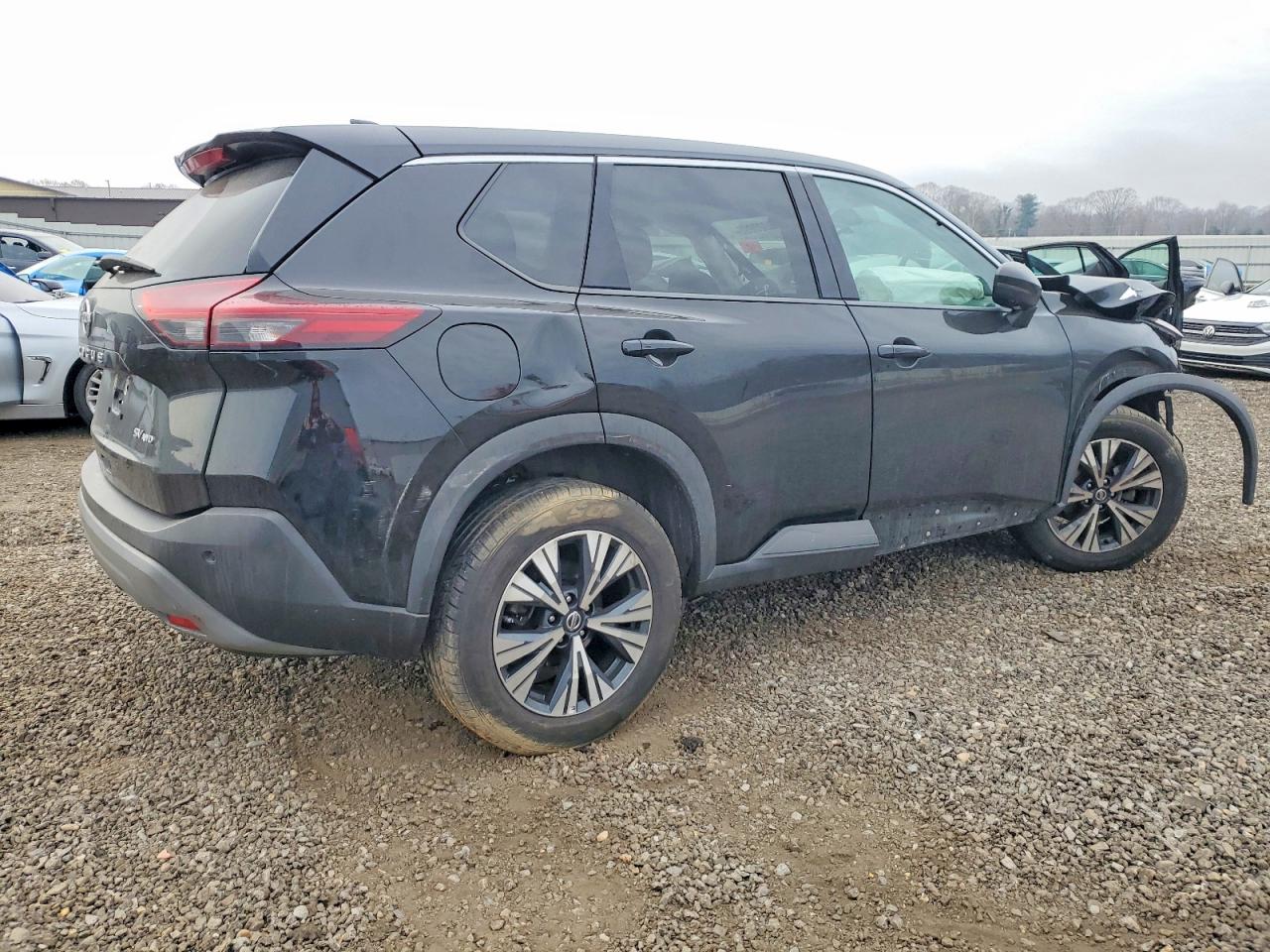2021 NISSAN ROGUE SV photo 3