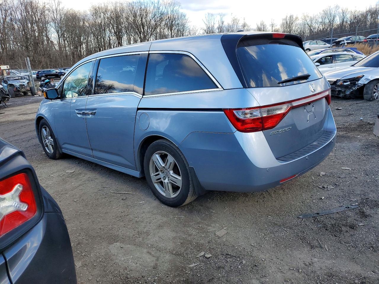 2012 HONDA ODYSSEY TOURING photo 2