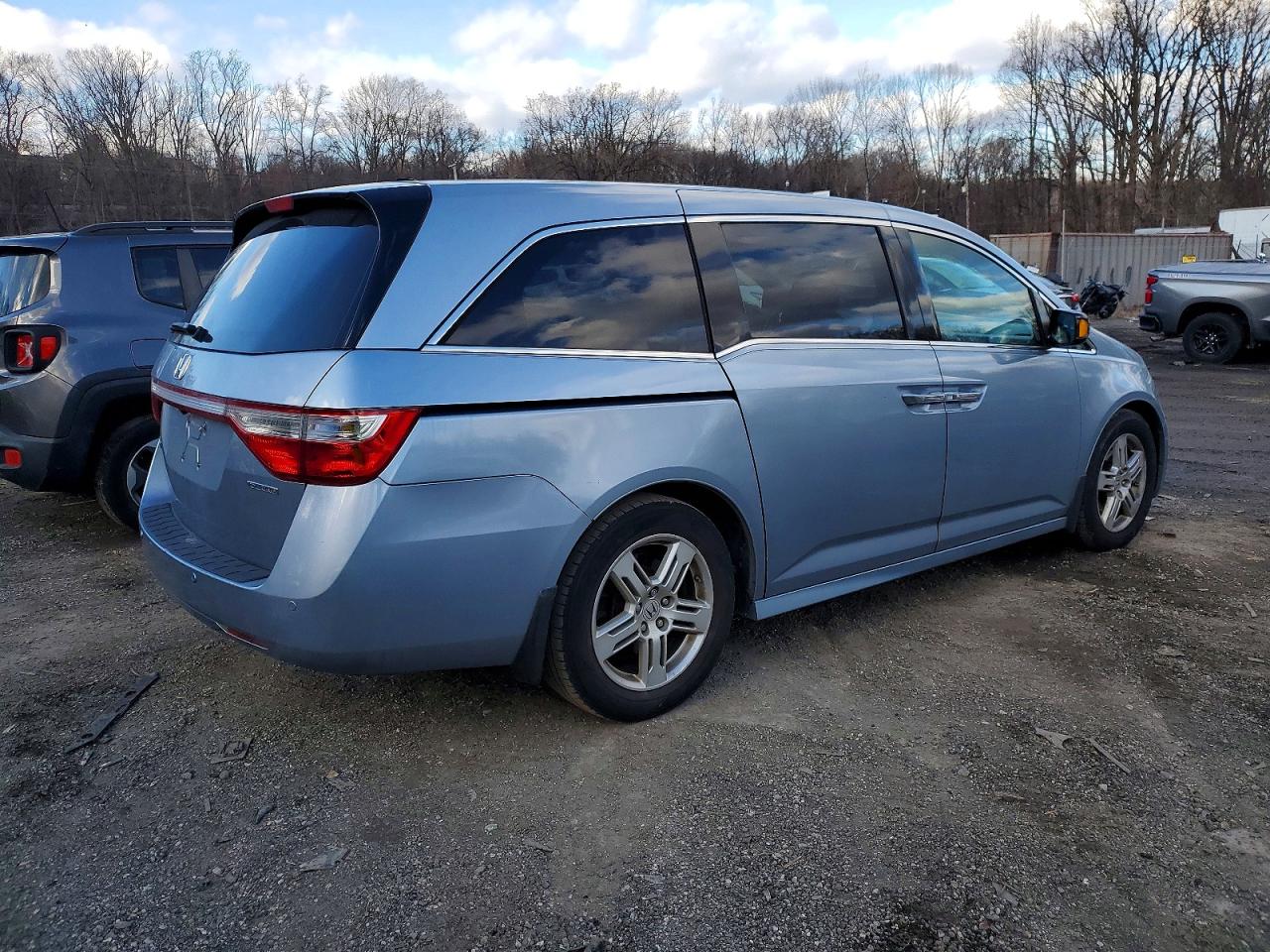 2012 HONDA ODYSSEY TOURING photo 3