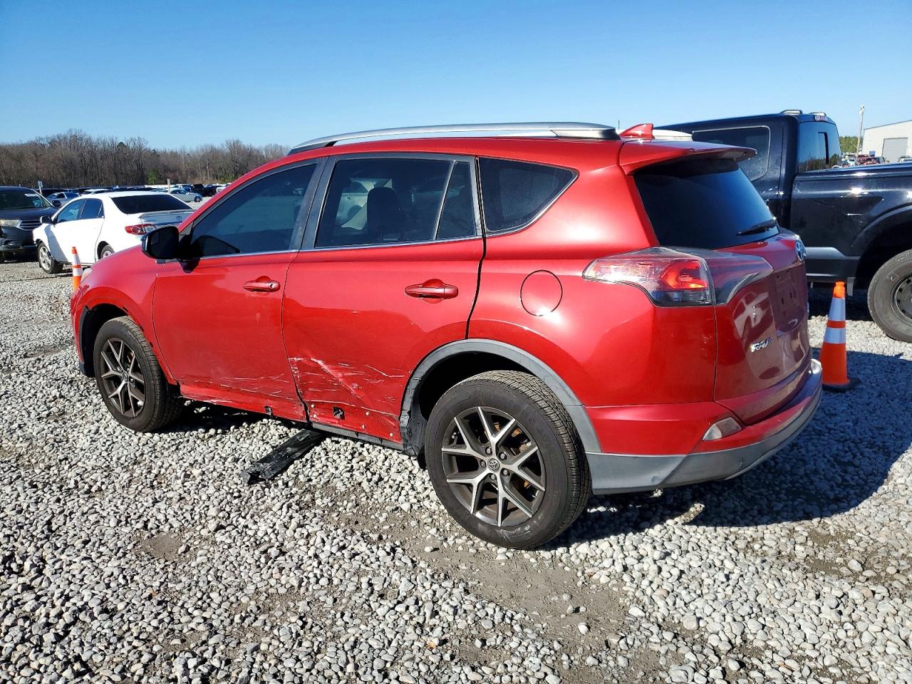 2016 TOYOTA RAV4 LE photo 2