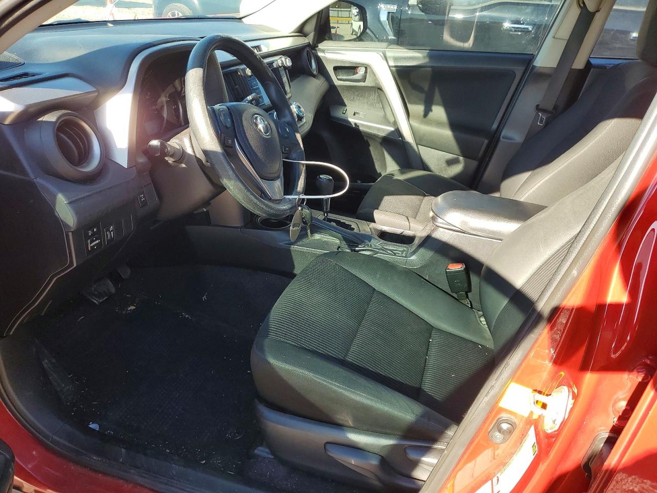 2016 TOYOTA RAV4 LE photo 7