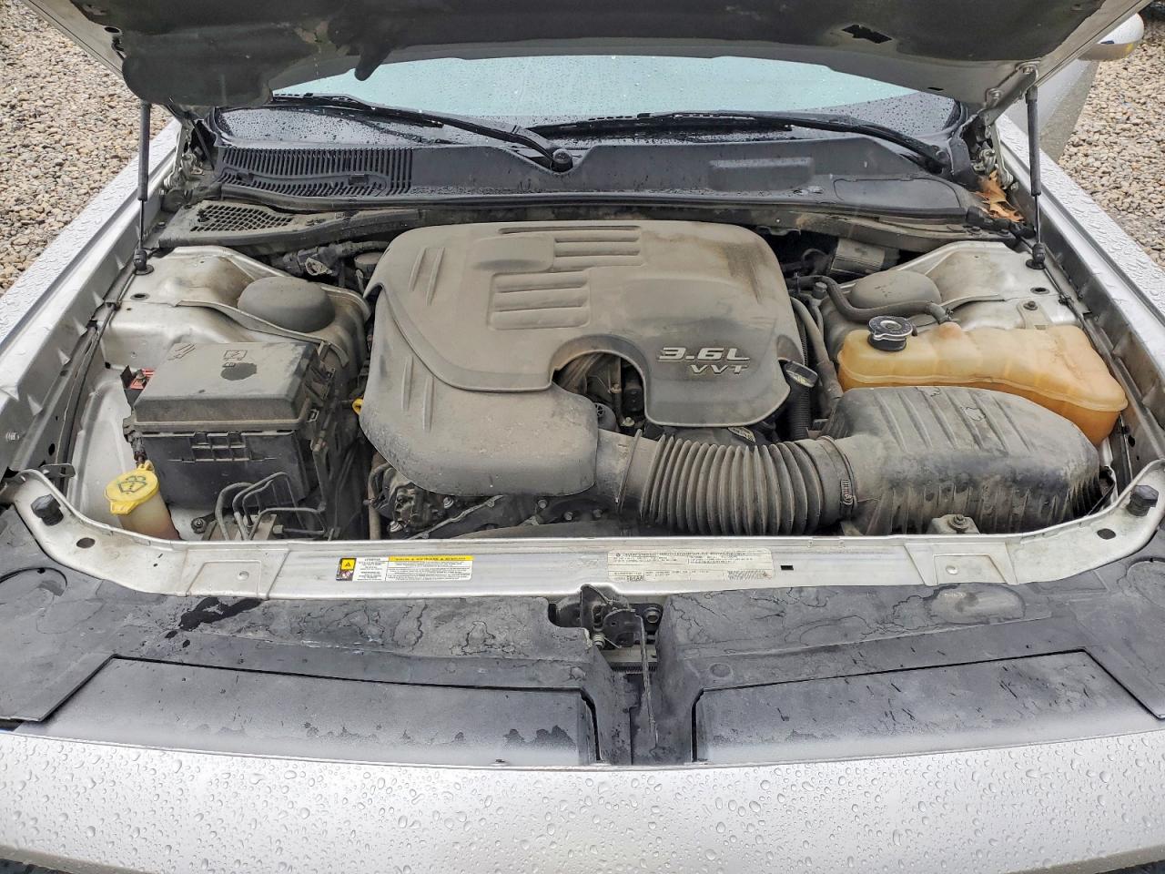 2012 DODGE CHALLENGER SXT photo 11