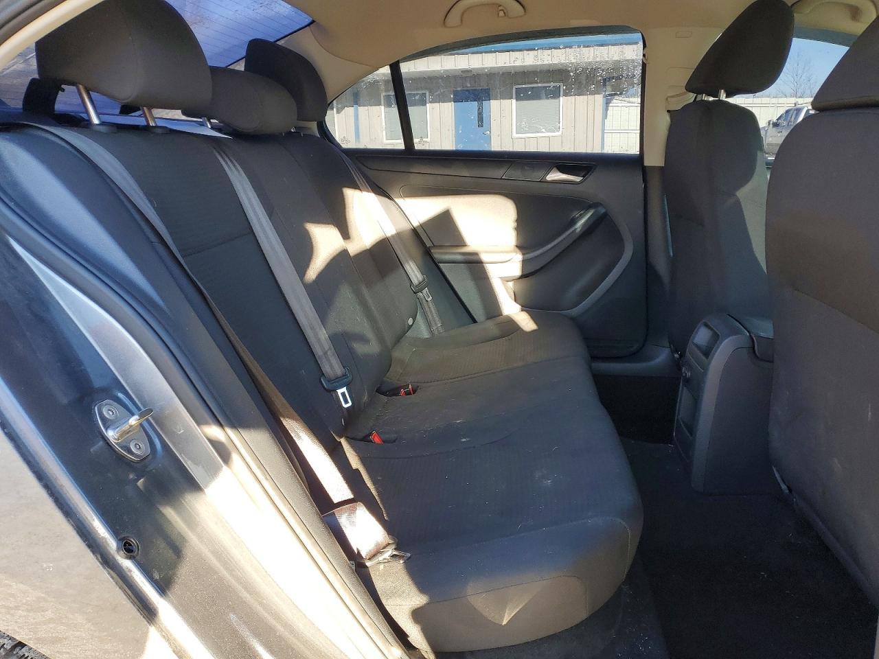 2015 VOLKSWAGEN JETTA BASE photo 19
