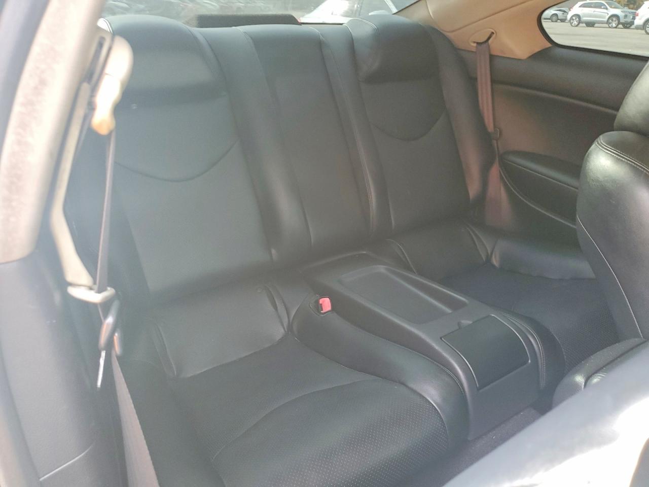 2011 INFINITI G37 photo 10