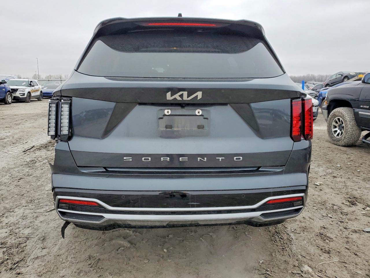 2022 KIA SORENTO S photo 11