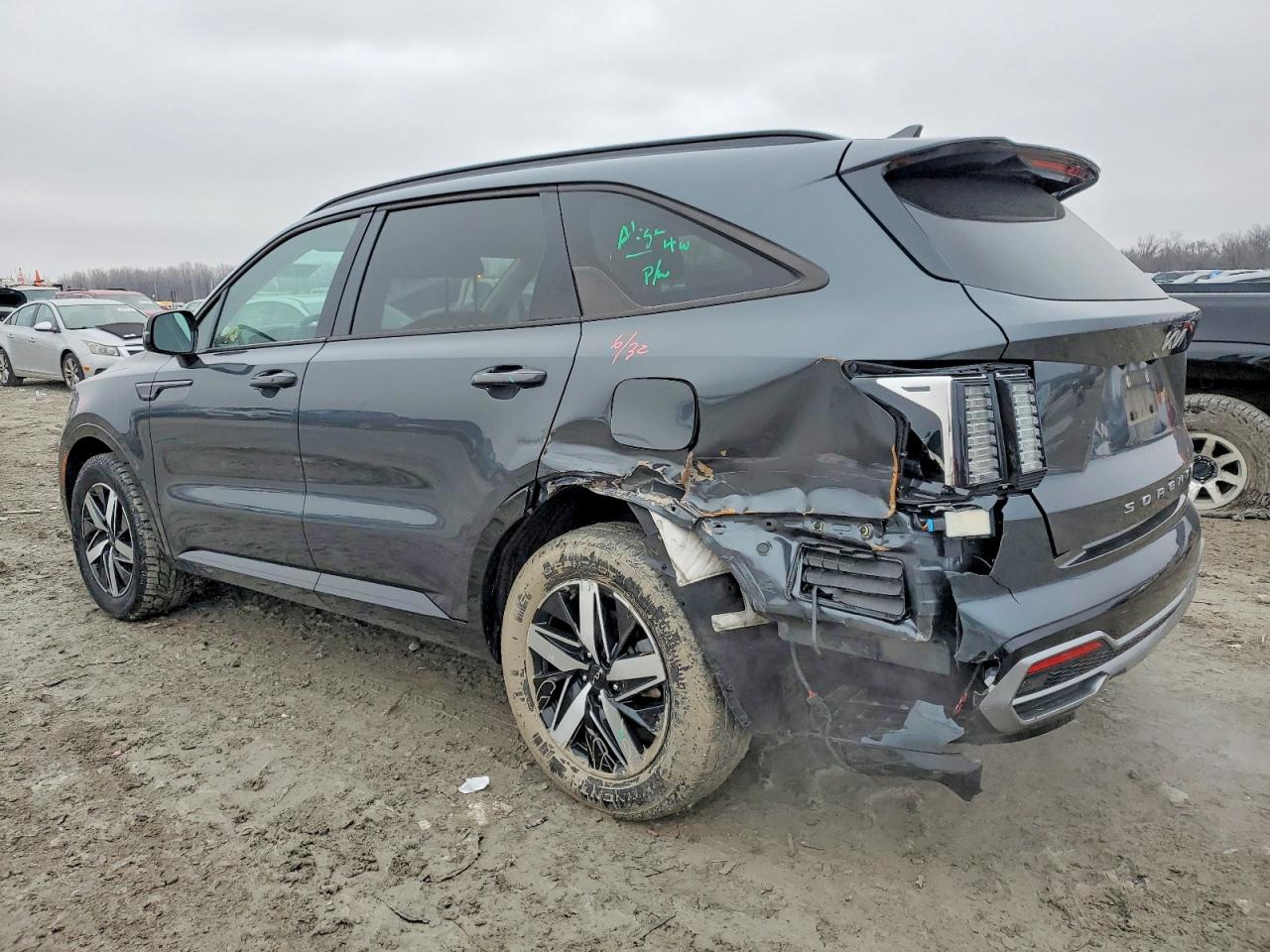 2022 KIA SORENTO S photo 3
