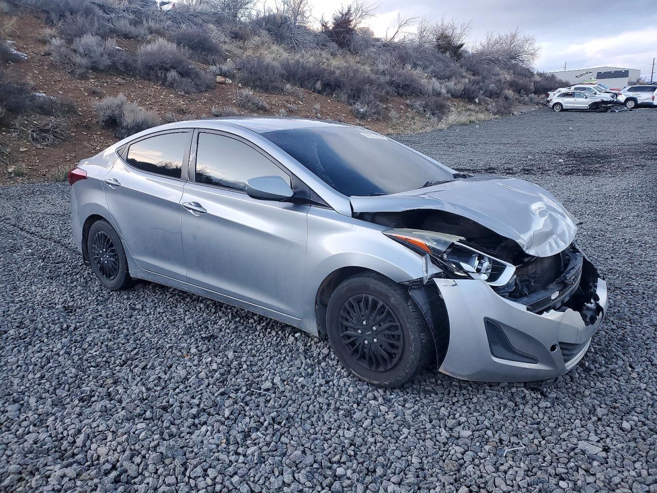 2016 HYUNDAI ELANTRA SE photo 4