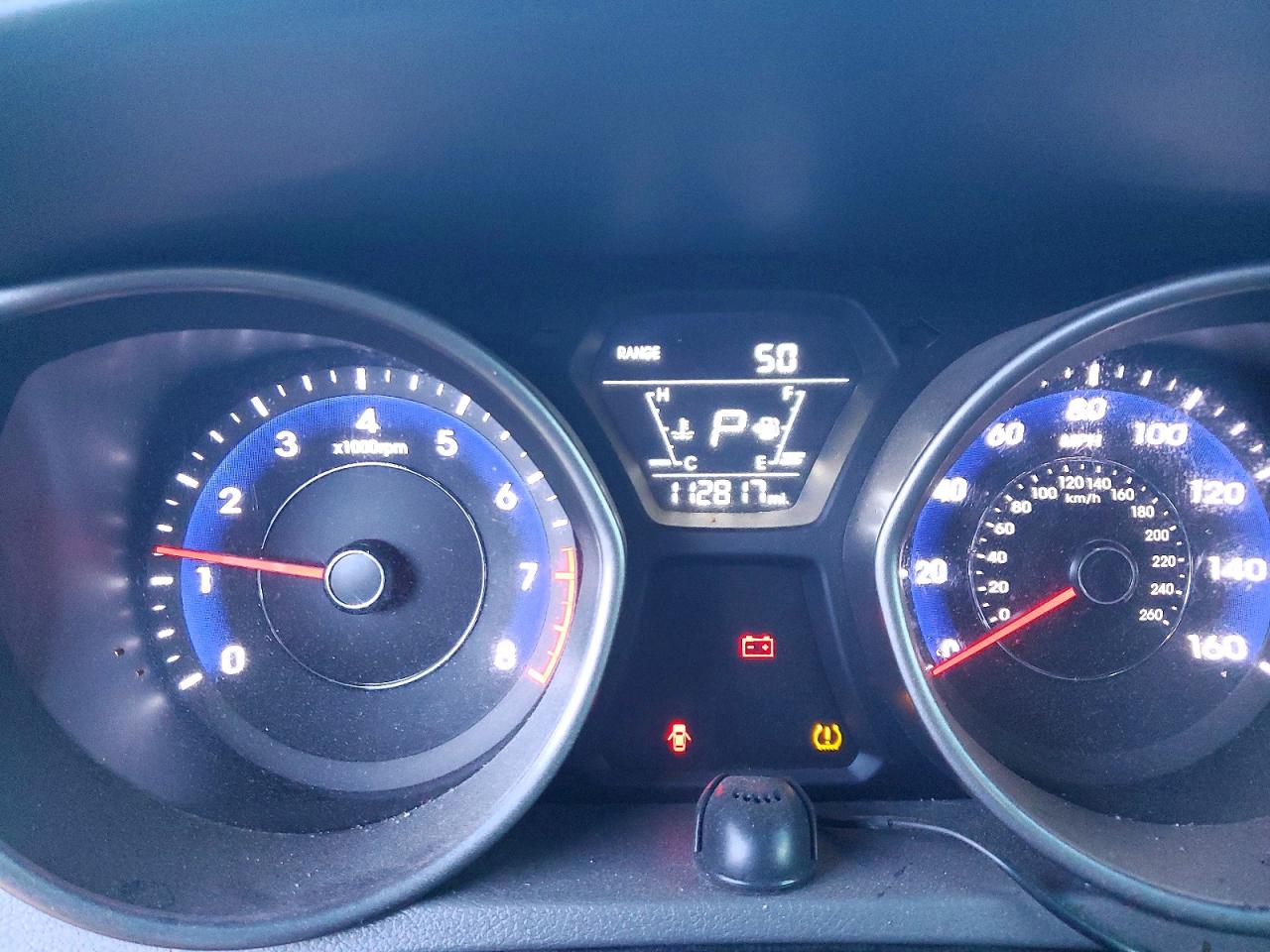 2016 HYUNDAI ELANTRA SE photo 9