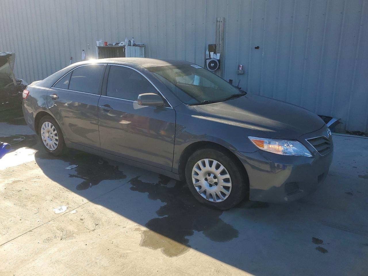 2010 TOYOTA CAMRY BASE photo 4