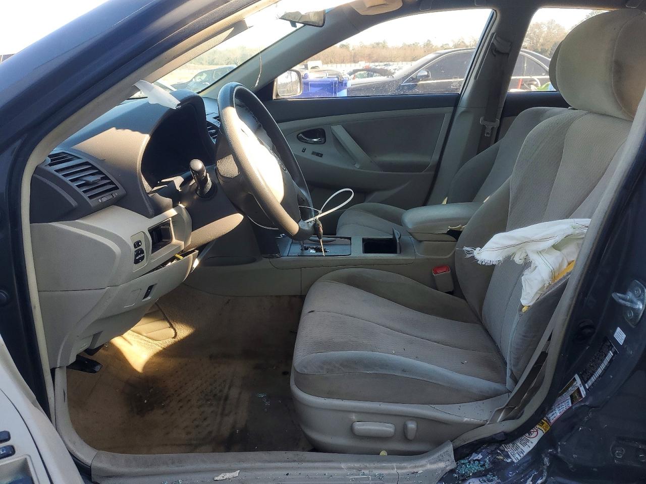2010 TOYOTA CAMRY BASE photo 7